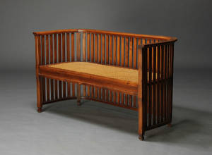 Dansk møbelproducent. Bænk