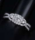 Diamantring af 14 kt. hvidguld, i alt ca. 0.75 ct Denne vare er sat til omsalg under nyt varenummer 4109646