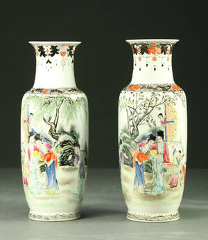 To vaser af porcelæn, 1900 tallet 2