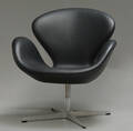 Arne Jacobsen. Svanen. Lounge hvilestol med returdrej, model 3320, Red Label
