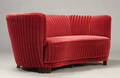 Dansk møbelproducent. To-pers. Banansofa, velour