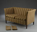 Dansk møbelproducent. 2 pers. sofa, stribet betræk Denne vare er sat til omsalg under nyt varenummer 4922185