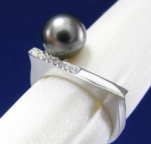 Brillantring mit Tahitiperle in Weißgold