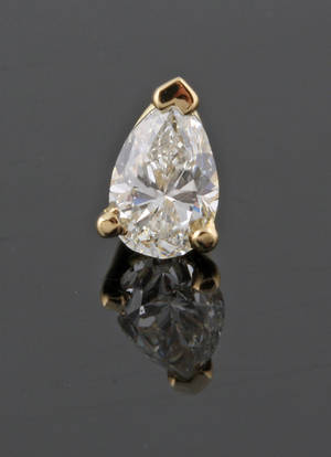 18k diamond pendant with pear cut diamond 0.46 ct