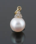 9K White Akoya Pearl Pendant with 3 diamonds 0.03 ct
