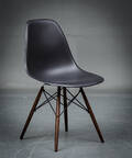 Charles Eames. Stol model DSW sort mørkbejdset