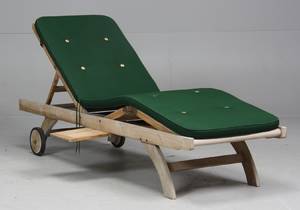 Solvogn, teak med hynde.