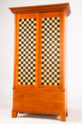 Schachbrettschrank von Shaker, Kirschbaum furniert