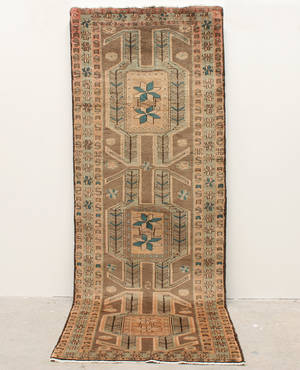 Gallerimattan, Ardabil. 322 x 113.