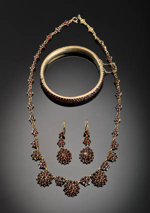 Smykkesæt med granater 3