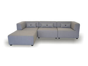 COUZ 155. Modulsofa bestående af 4 moduler og udskiftelige knapper i lændepuder, betrukket med slidstærkt SOHO stof i Light grey. Designet af COUZ DESIGN TEAM