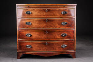 Engelsk kommode af mahogni, 1900-tallet Denne vare er sat til omsalg under nyt varenummer 4301966