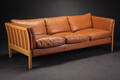 Dansk møbelproducent. Tre-pers. sofa