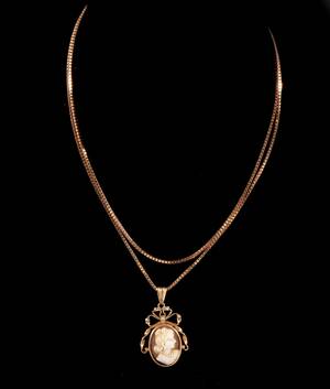 Halsband med hänge, 18k