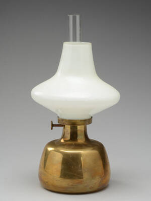  Henning Koppel. Petroleumslampe model Petronella  Denne vare er sat til omsalg under nyt varenummer 4501006