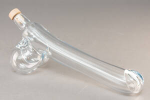Holmegaard. Karaffel af klart glas i form af en penis  