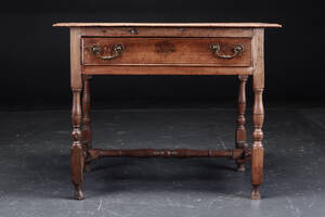 Bord af egetræ, 1800-tallet
