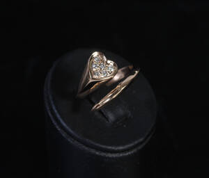 Ring, diamanter, 0.18 ct, 18K guld, vikt 5,7 g.