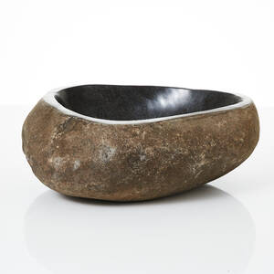 Handfat riverstone