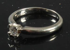 Solitairering af 14 kt. hvidguld med brillant, 0.25 ct.