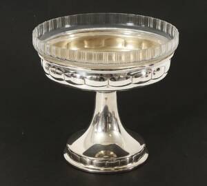 Skål på fot, nysilver, 1900-talets första hälft