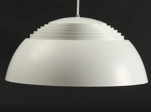 Arne Jacobsen. AJ-Pendel, hvid