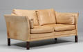 Dansk møbelproducent. 2-pers. sofa, bøffellæder