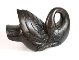 Schwanfigur aus Bronze