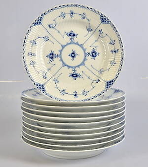 TALLRIKAR, 11 st, porslin, Musselmalet, halvblond, Royal Copenhagen.