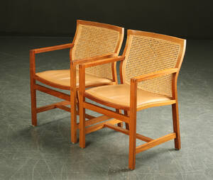 Rud Thygesen  Johnny Sørensen. To armstole af mahogni 2