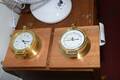 Klocka och barometer