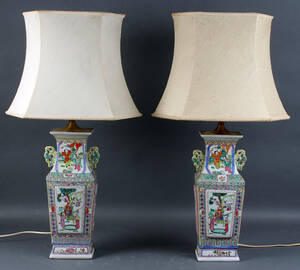 Par kinesiske bordlamper af porcelæn , medio 1900-tallet 2