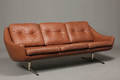 Dansk møbelproducent. 3 pers. sofa i brunt læder