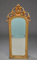 Nyrokoko spejl i ramme af forgyldt træ og gesso, 1800-tallets anden halvdel Denne vare er sat til omsalg under nyt varenummer 4414482