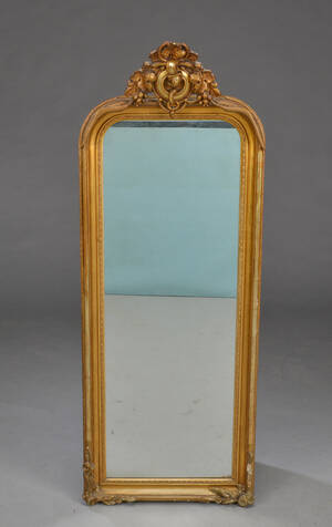 Nyrokoko spejl i ramme af forgyldt træ og gesso, 1800-tallets anden halvdel Denne vare er sat til omsalg under nyt varenummer 4400587