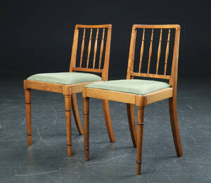 Et par stole af bøg, brandstemplet med kongeligt mongram 2