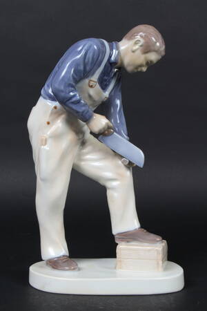Bing  Grøndahl. Snedker, figur af porcelæn nr. 2434