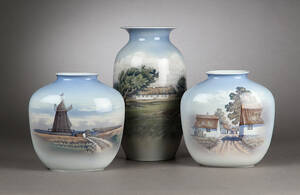 Lyngby Porcelæn samt Royal Copenhagen. Tre vaser af porcelæn 3
