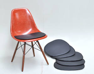 Sætpå seks hynder til Charles Eames 1907-1978. Skalstole 6