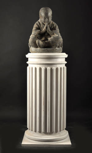 Skulptur i lavasten, piedestal i sengustaviansk stil 2