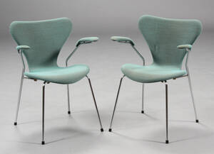 Arne Jacobsen. Spisestole, model 3207 2 Denne vare er sat til omsalg under nyt varenummer 5040086