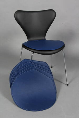 Seks hynder til Arne Jacobsens stole model 31073207 7éren Denne vare er sat til omsalg under nyt varenummer 4550636
