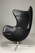 Arne Jacobsen 1902-1971. Hvilestol Ægget, sort anilinlæder