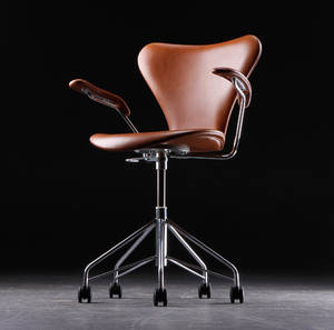 Arne Jacobsen 1902 - 1971. Kontorstol, model 3217
