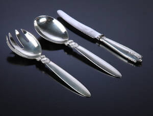 Georg Jensen. Kaktus salatsæt af sølv samt Akkeleje kniv med skaft af sterlingsølv 3