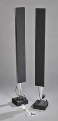 Bang  Olufsen. Par BeoLab 8000 højttalere.