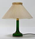 Gunnar Biilmann-Petersen for Le Klint Holmegaard. Bordlampe af grønt glas, model 343