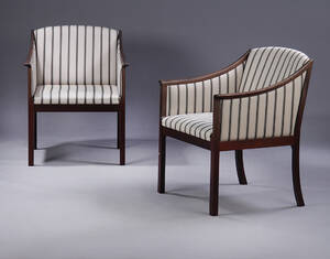 Ole Wanscher. Et par lænestole af lakeret mahogni 2 