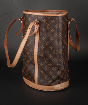 Louis Vuitton. Skuldertaske. Model Large Bucket. Monogram canvas. 