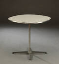 Arne Jacobsen  Piet Hein, cafébord  Denne vare er sat til omsalg under nyt varenummer 4700779